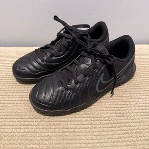 Nike Youth Tiempo Legend Futsal Shoes
